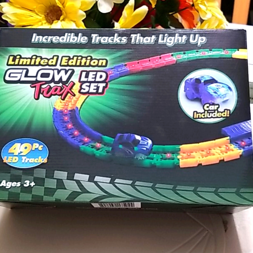 Glow Tracks - Picture 2 of 5